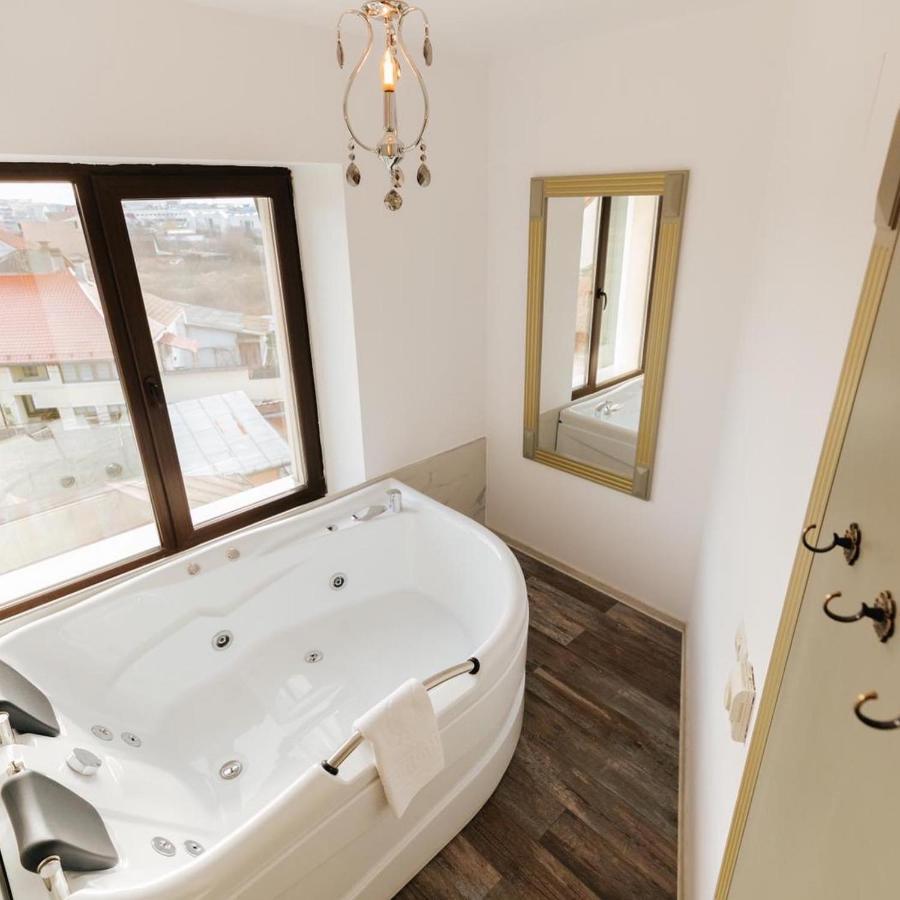 Hotel Goya Collection Târgu Jiu Εξωτερικό φωτογραφία