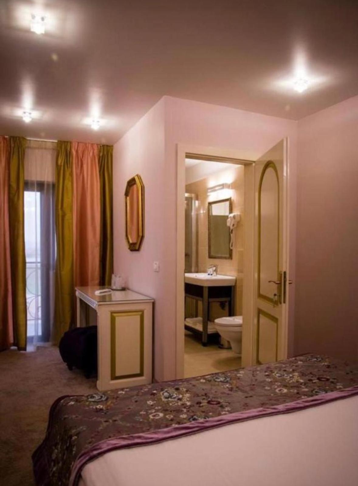 Hotel Goya Collection Târgu Jiu Εξωτερικό φωτογραφία