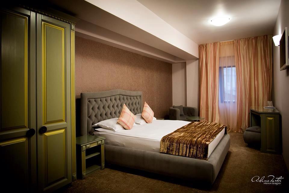 Hotel Goya Collection Târgu Jiu Εξωτερικό φωτογραφία
